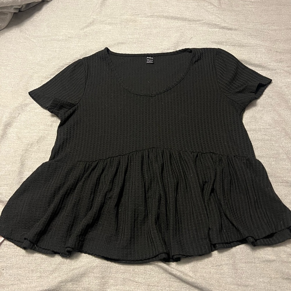 SHEIN Black Textured Peplum Short Sleeve Top